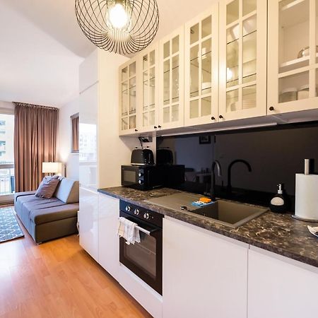 Metro Kondratowicza Velvet Apartment Varsó Kültér fotó