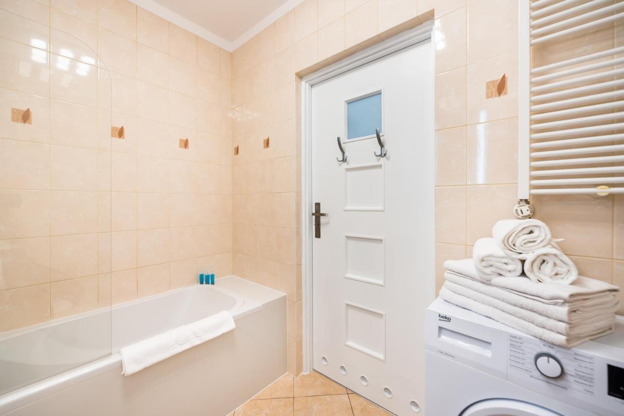 Metro Kondratowicza Velvet Apartment Varsó Kültér fotó