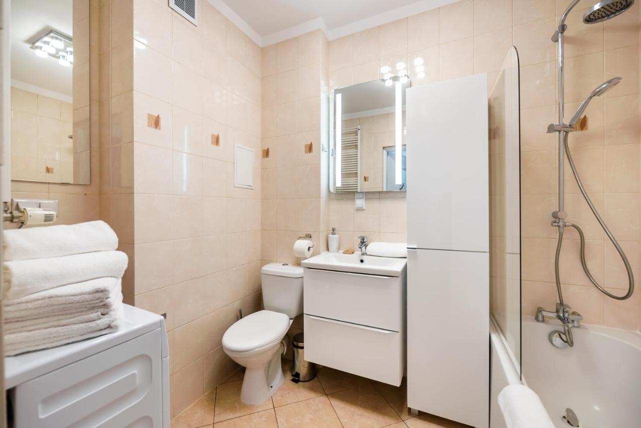 Metro Kondratowicza Velvet Apartment Varsó Kültér fotó