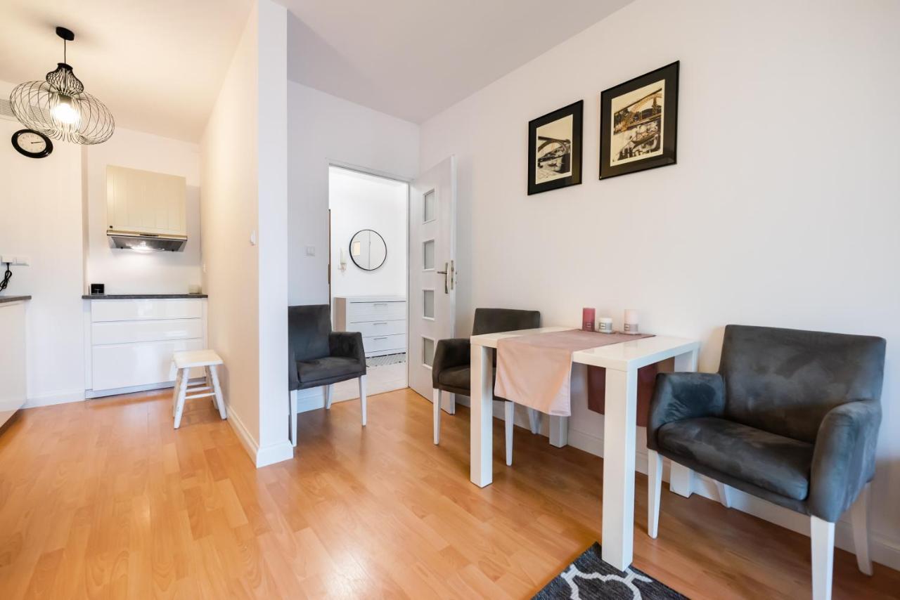 Metro Kondratowicza Velvet Apartment Varsó Kültér fotó